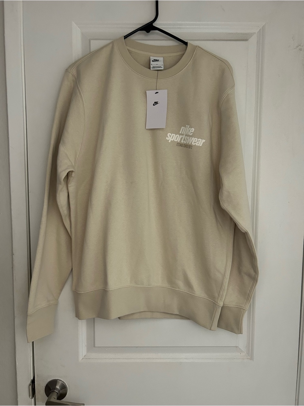 NWT Nike Club Men’s Fleece Crew Medium